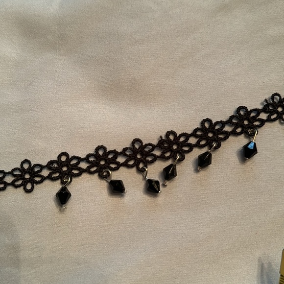 Black lace flower gem choker necklace - Picture 2 of 2